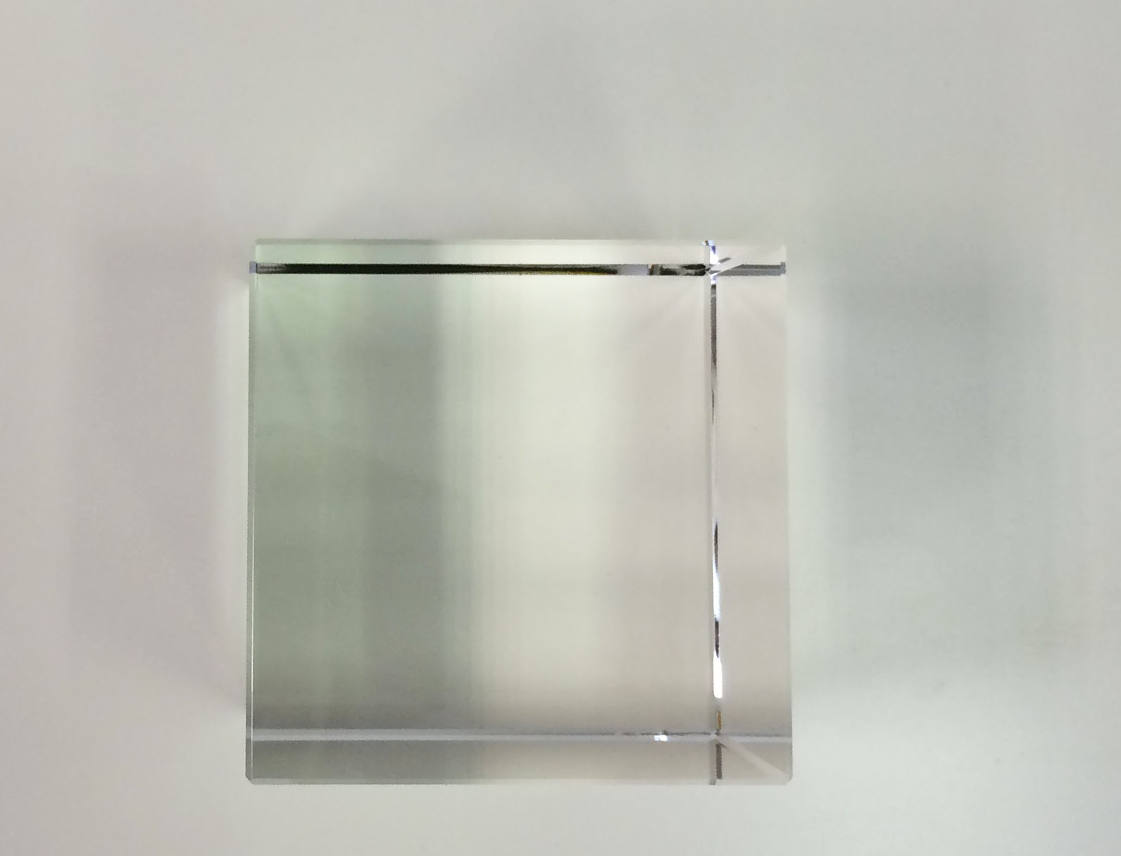 crystal-glass-cube-20cm-2
