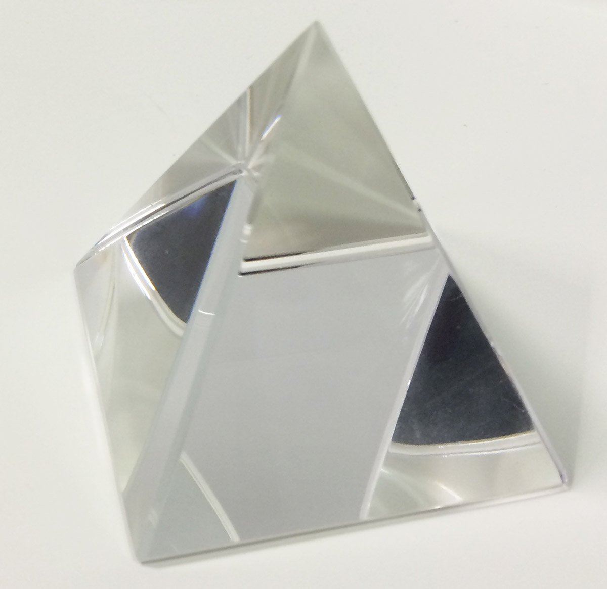 crystal-glass-pyramid-transparent-3